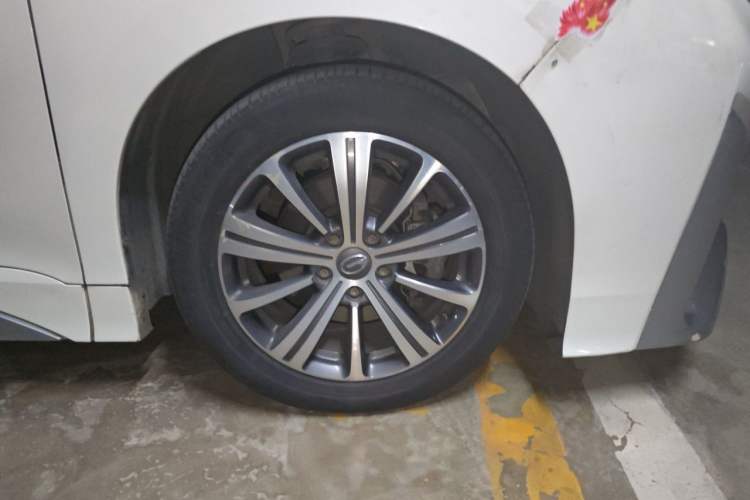Used GAC Trumpchi M8 2019 320T Ultimate Edition Right Front Wheel Hub