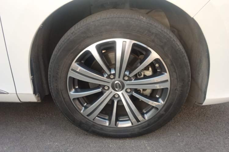 Used GAC Trumpchi M8 2019 320T Ultimate Edition Right Front Wheel Hub