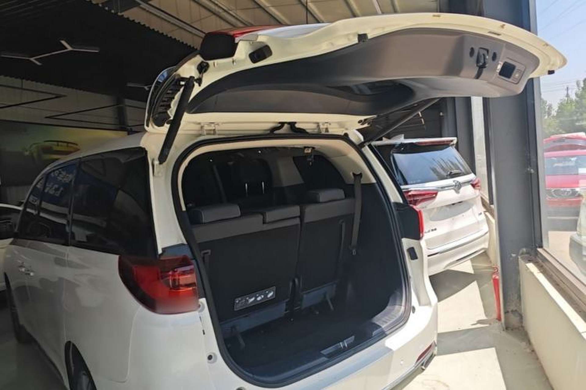 Used GAC Trumpchi M8 2019 320T Ultimate Edition Trunk