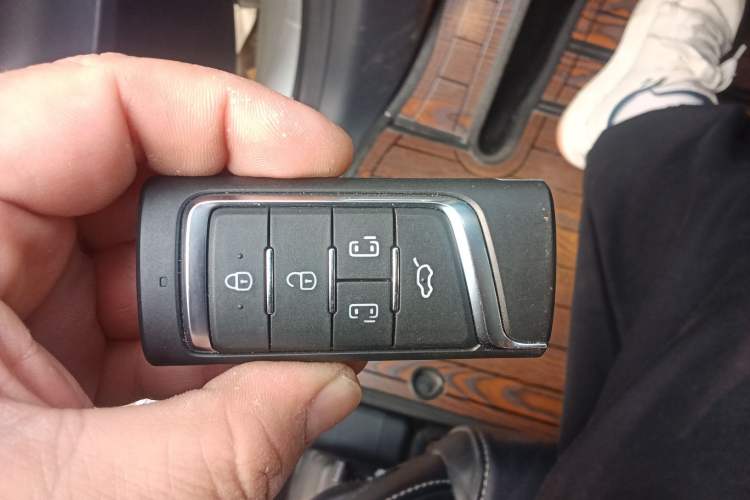 Used GAC Trumpchi M8 2019 320T Ultimate Edition Vehicle Key
