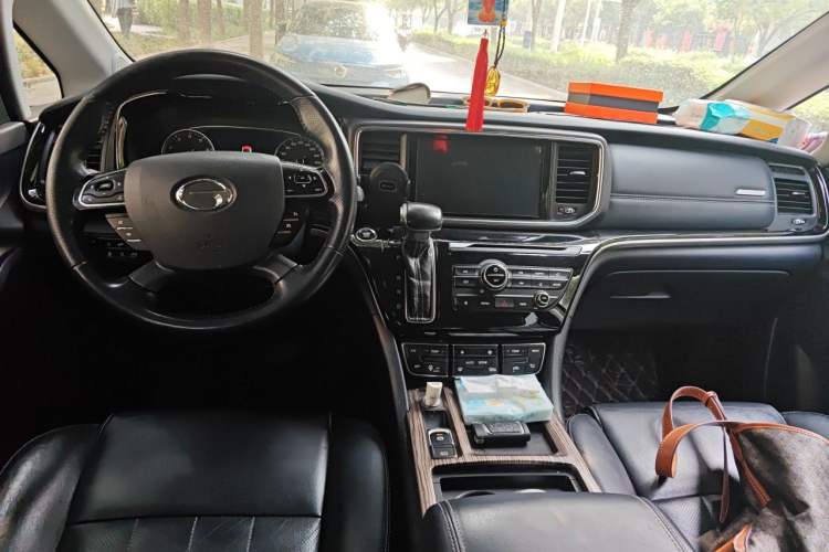 Used GAC Trumpchi M8 2020 Flagship Model 390T Prestige Edition Center Console