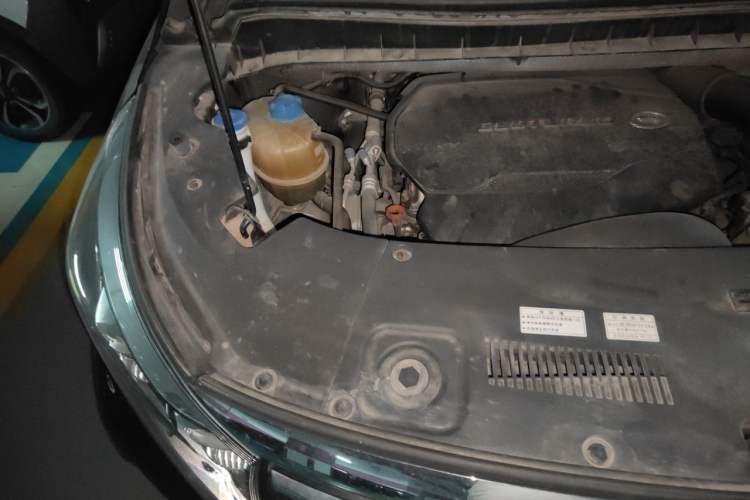 Used GAC Trumpchi M8 2020 Flagship Model 390T Prestige Edition Engine Bay Right