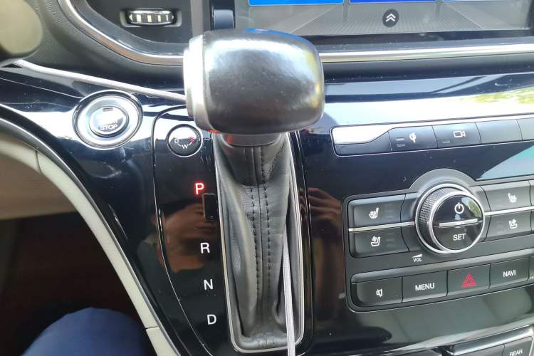 Used GAC Trumpchi M8 2020 Flagship Model 390T Supreme Edition Gear Lever