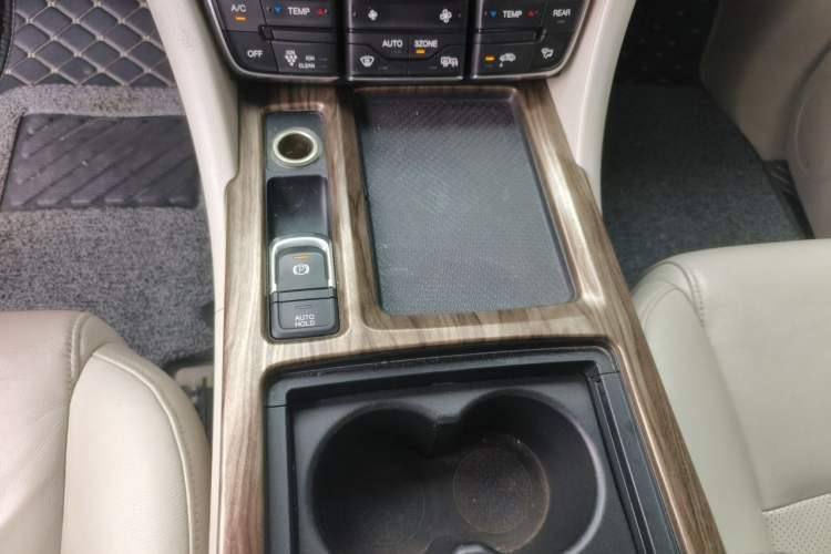 Used GAC Trumpchi M8 2020 390T Deluxe Edition Gear Lever