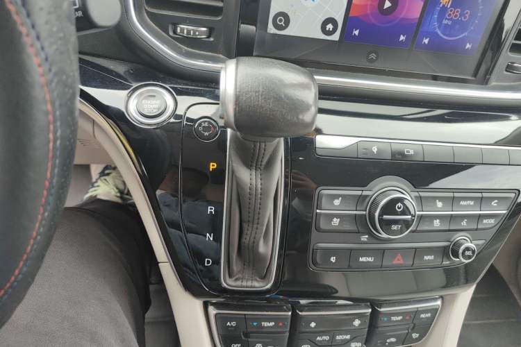 Used GAC Trumpchi M8 2020 Flagship Model 390T Supreme Edition Gear Lever