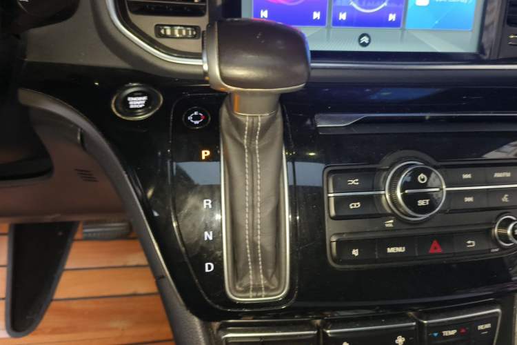 Used GAC Trumpchi M8 2020 390T Deluxe Edition Gear Lever