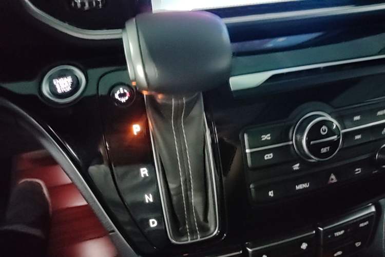 Used GAC Trumpchi M8 2020 390T Deluxe Edition Gear Lever