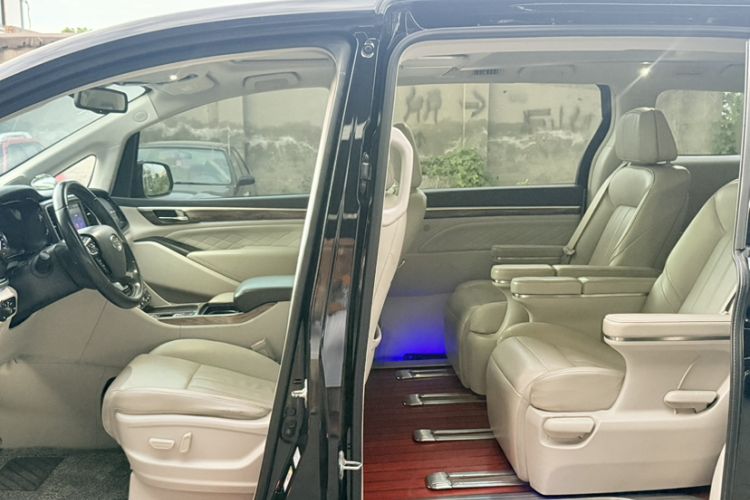 Used GAC Trumpchi M8 2020 390T Deluxe Edition Interior 2