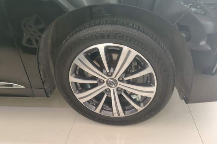 Used GAC Trumpchi M8 2020 Flagship 390T Navigation Model Left Front Wheel Hub
