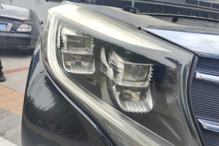Used GAC Trumpchi M8 2020 Flagship Model 390T Supreme Edition Right Front Headlight