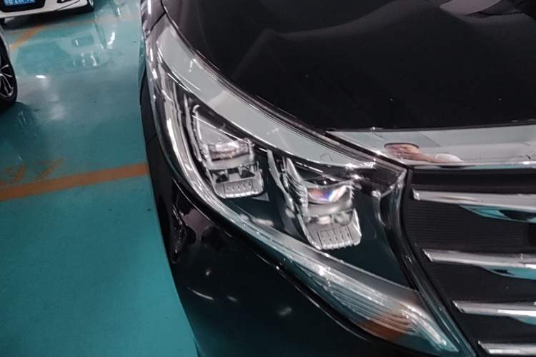 Used GAC Trumpchi M8 2020 390T Deluxe Edition Right Front Headlight