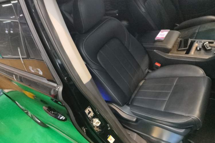 Used GAC Trumpchi M8 2020 Flagship Model 390T Prestige Edition Right Front Seat