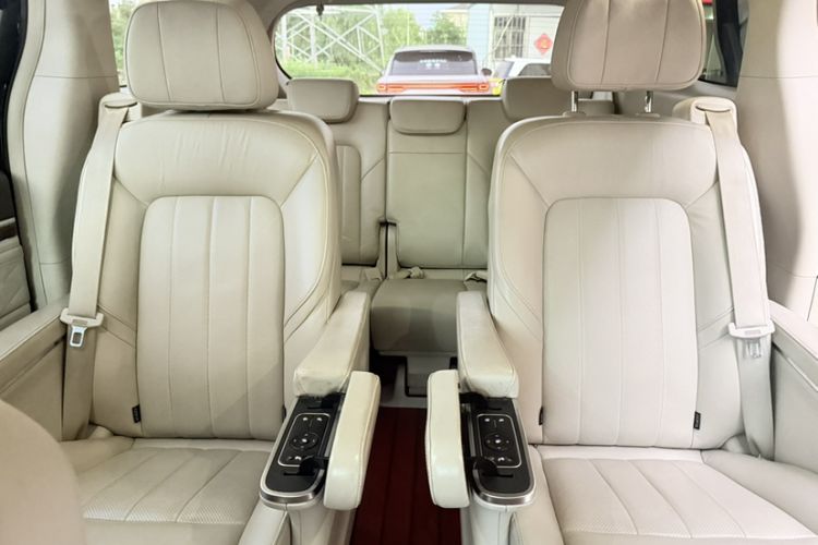Used GAC Trumpchi M8 2020 390T Deluxe Edition Right Front Seat