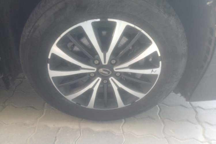 Used GAC Trumpchi M8 2020 Flagship Model 390T Luxury Edition Right Front Wheel Hub