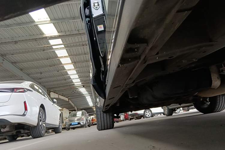 Used GAC Trumpchi M8 2020 390T Deluxe Edition Right Side Sill