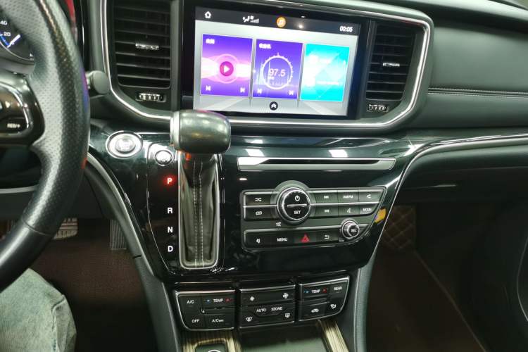 Used GAC Trumpchi M8 2020 Flagship Model 390T Deluxe Edition Audio And AC Panel