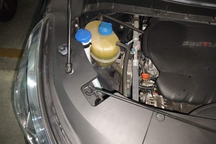 Used GAC Trumpchi M8 2020 Flagship Model 390T Prestige Edition Engine Bay Right