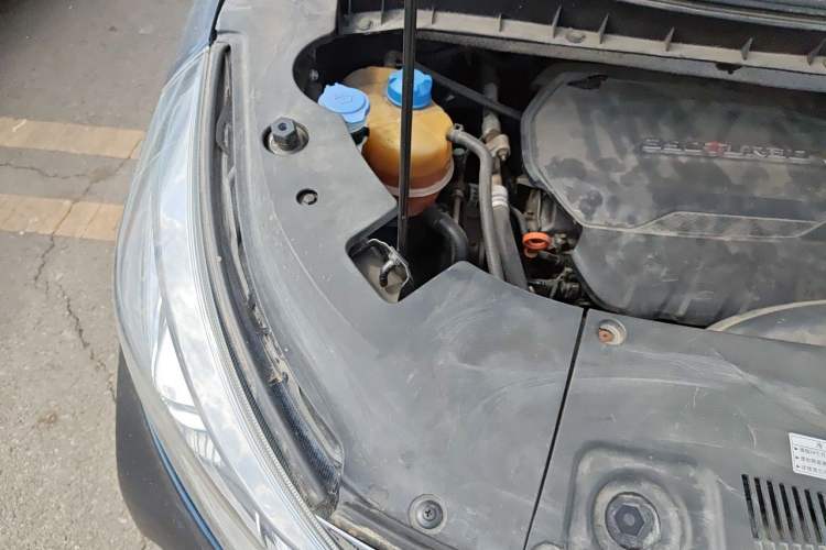 Used GAC Trumpchi M8 2020 Flagship Model 390T Deluxe Edition Engine Bay Right