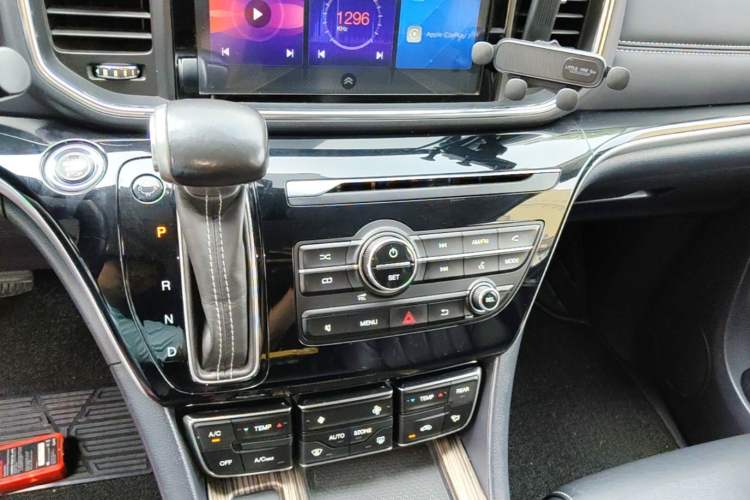 Used GAC Trumpchi M8 2020 Flagship Model 390T Deluxe Edition Gear Lever