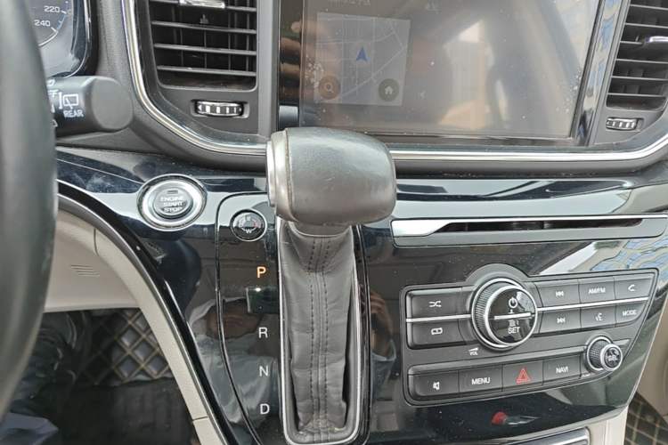 Used GAC Trumpchi M8 2020 390T Deluxe Edition Gear Lever
