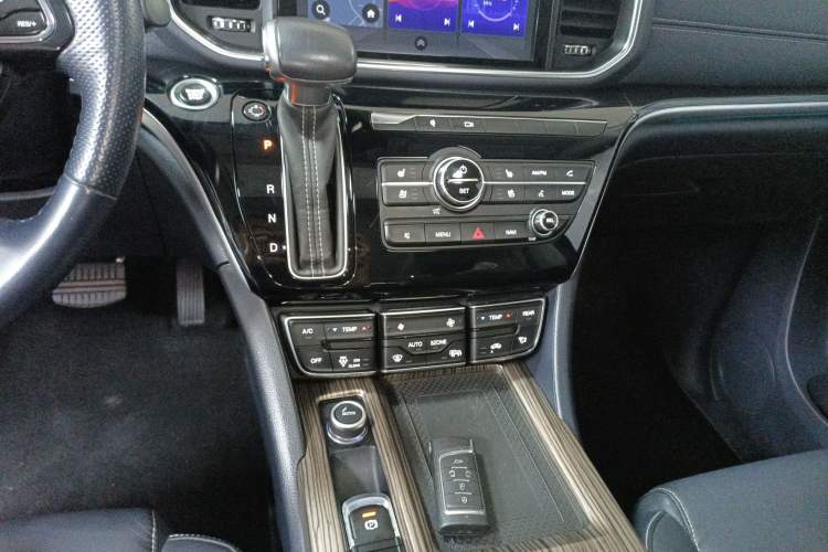 Used GAC Trumpchi M8 2020 Flagship Model 390T Supreme Edition Gear Lever