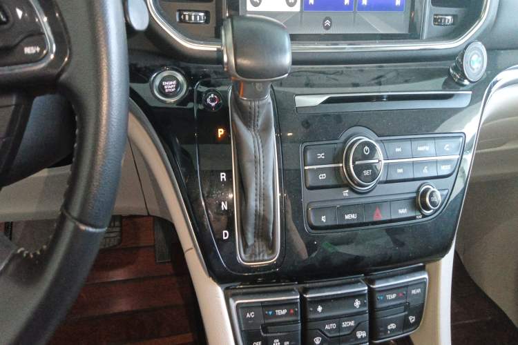 Used GAC Trumpchi M8 2020 390T Deluxe Edition Gear Lever