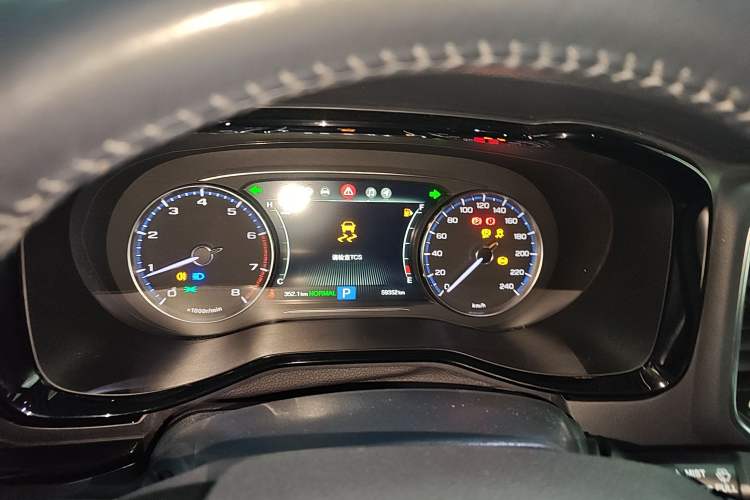 Used GAC Trumpchi M8 2020 Flagship Model 390T Supreme Edition Instrument Cluster