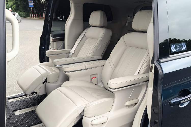 Used GAC Trumpchi M8 2020 390T Deluxe Edition Interior 2