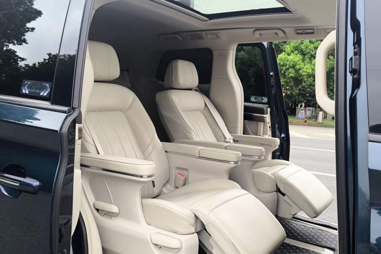 Used GAC Trumpchi M8 2020 390T Deluxe Edition Interior 3
