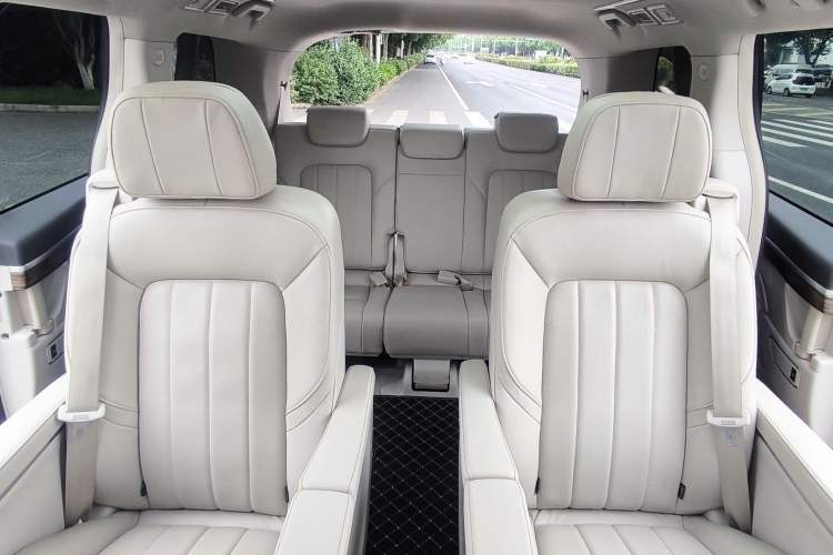 Used GAC Trumpchi M8 2020 390T Deluxe Edition Interior 4