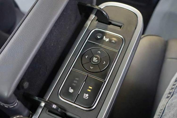 Used GAC Trumpchi M8 2020 Flagship Model 390T Supreme Edition Interior 6