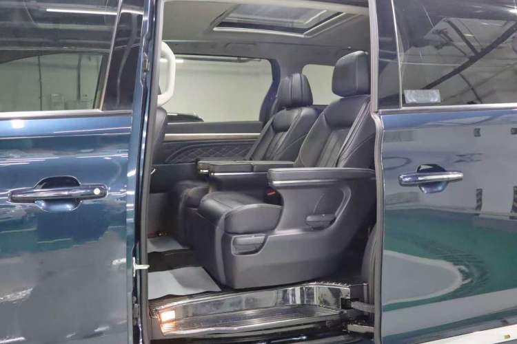 Used GAC Trumpchi M8 2020 Flagship Model 390T Supreme Edition Interior 8