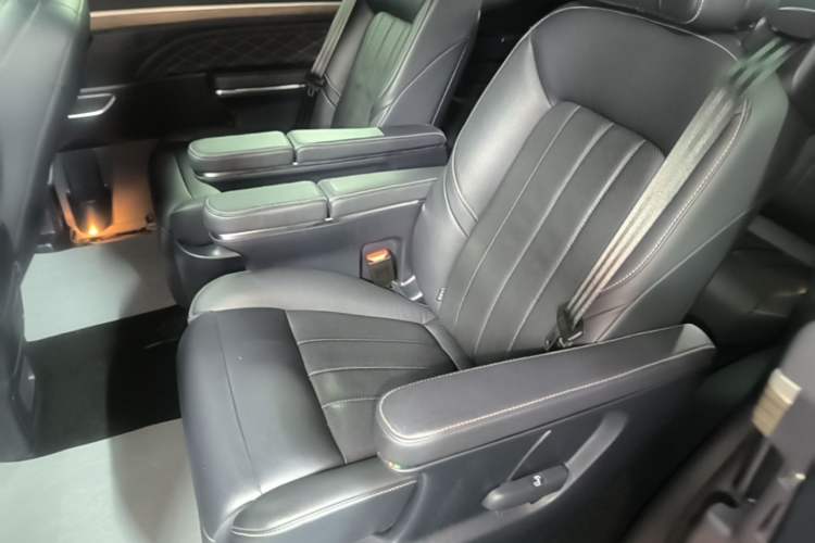 Used GAC Trumpchi M8 2020 Flagship Model 390T Supreme Edition Left Rear Seat