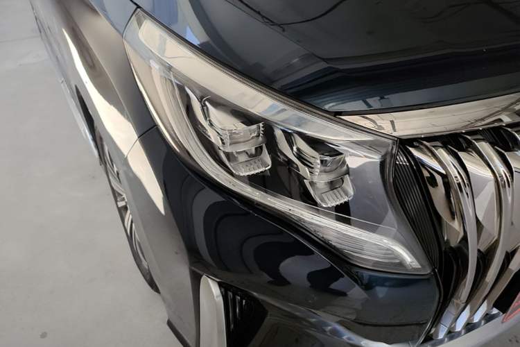 Used GAC Trumpchi M8 2020 Master Edition 390T Supreme Version Right Front Headlight