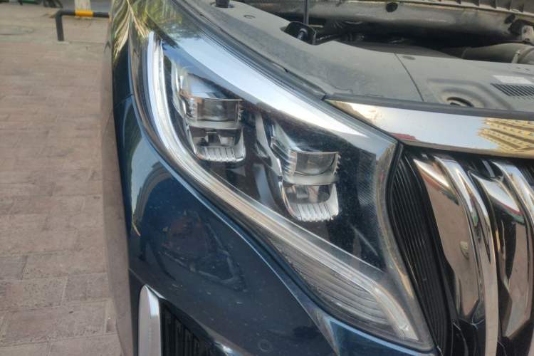 Used GAC Trumpchi M8 2020 Master Edition 390T Deluxe Version Right Front Headlight