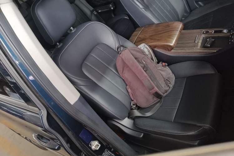 Used GAC Trumpchi M8 2020 Flagship Model 390T Deluxe Edition Right Front Seat