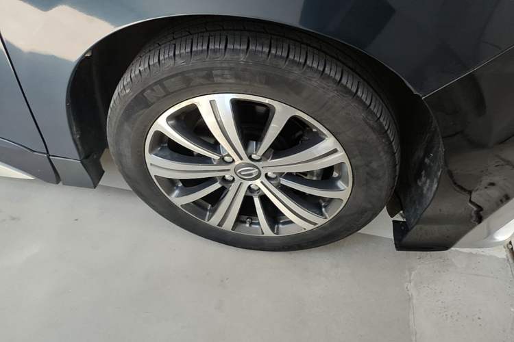 Used GAC Trumpchi M8 2020 Master Edition 390T Supreme Version Right Front Wheel Hub