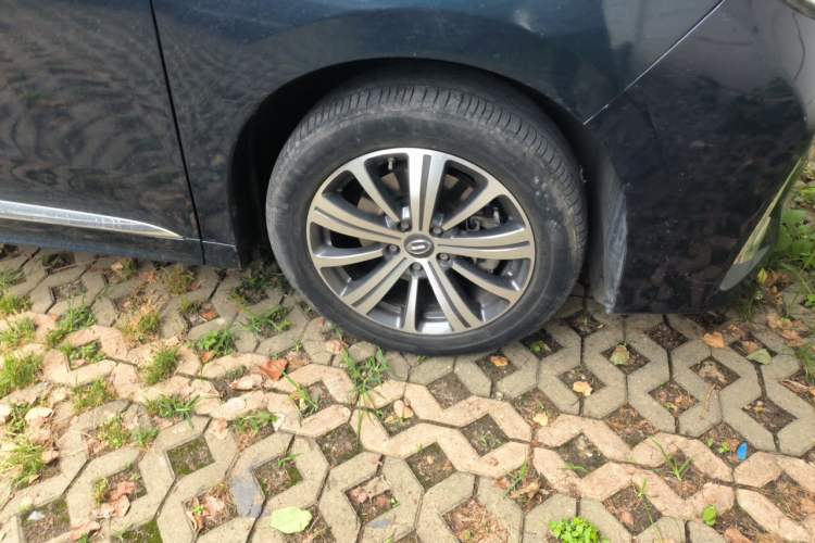 Used GAC Trumpchi M8 2020 Flagship Model 390T Prestige Edition Right Front Wheel Hub