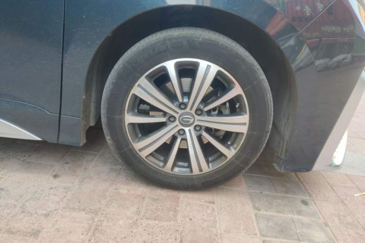 Used GAC Trumpchi M8 2020 Master Edition 390T Deluxe Version Right Front Wheel Hub