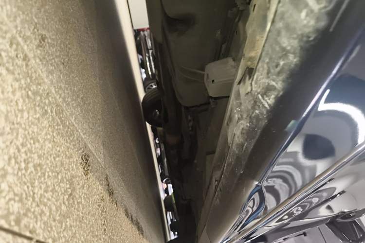 Used GAC Trumpchi M8 2020 Flagship Model 390T Prestige Edition Right Side Sill