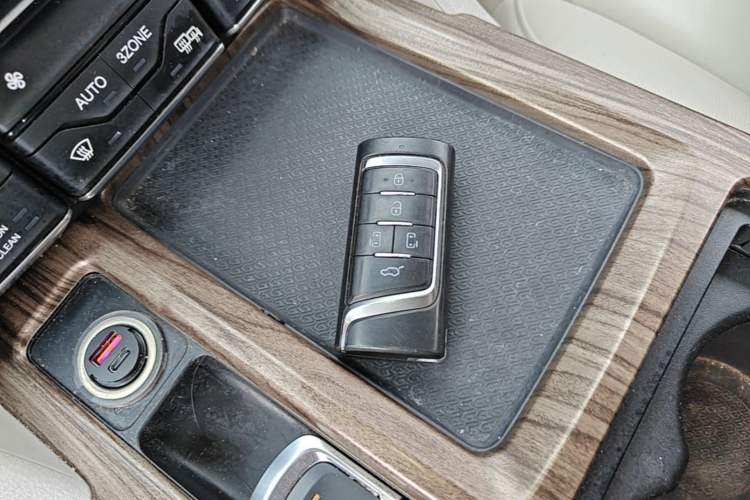 Used GAC Trumpchi M8 2020 390T Deluxe Edition Vehicle Key