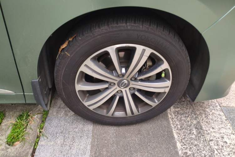 Used GAC Trumpchi M8 2020 Flagship Model 390T Prestige Edition Right Front Wheel Hub