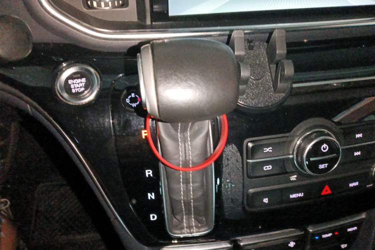 Used GAC Trumpchi M8 2020 390T Deluxe Edition Gear Lever