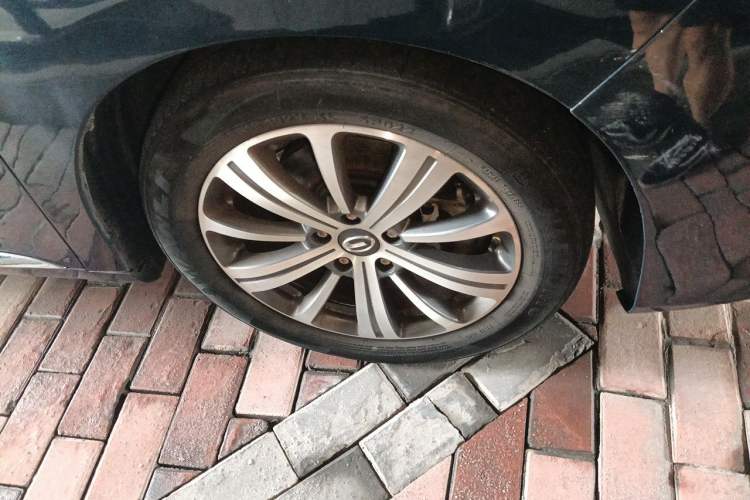 Used GAC Trumpchi M8 2020 390T Deluxe Edition Right Front Wheel Hub