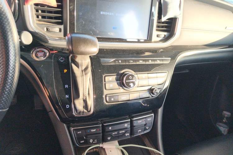 Used GAC Trumpchi M8 2020 Flagship 390T Navigation Model Audio And AC Panel