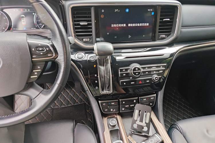 Used GAC Trumpchi M8 2020 Flagship Model 390T Prestige Edition Audio And AC Panel