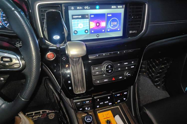 Used GAC Trumpchi M8 2020 Flagship Model 390T Prestige Edition Audio And AC Panel