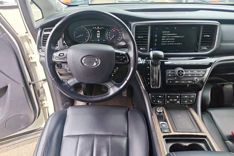 Used GAC Trumpchi M8 2020 Flagship 390T Navigation Model Audio And AC Panel