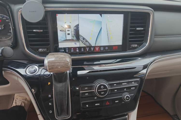 Used GAC Trumpchi M8 2020 Flagship Model 390T Prestige Edition Audio And AC Panel