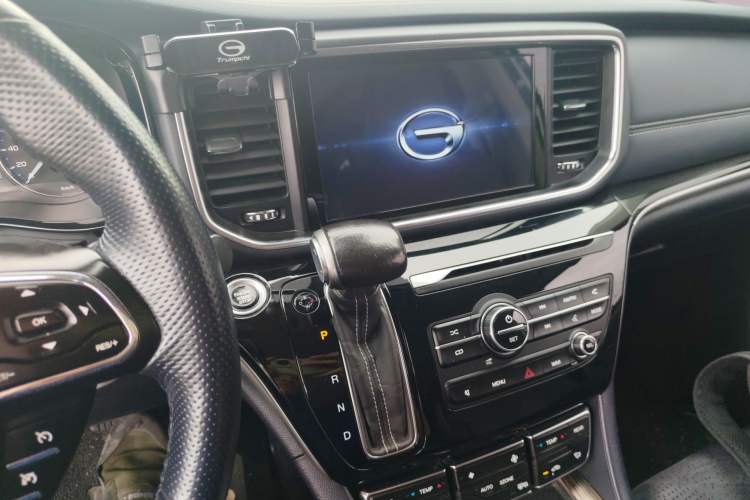 Used GAC Trumpchi M8 2020 Flagship Model 390T Prestige Edition Audio And AC Panel